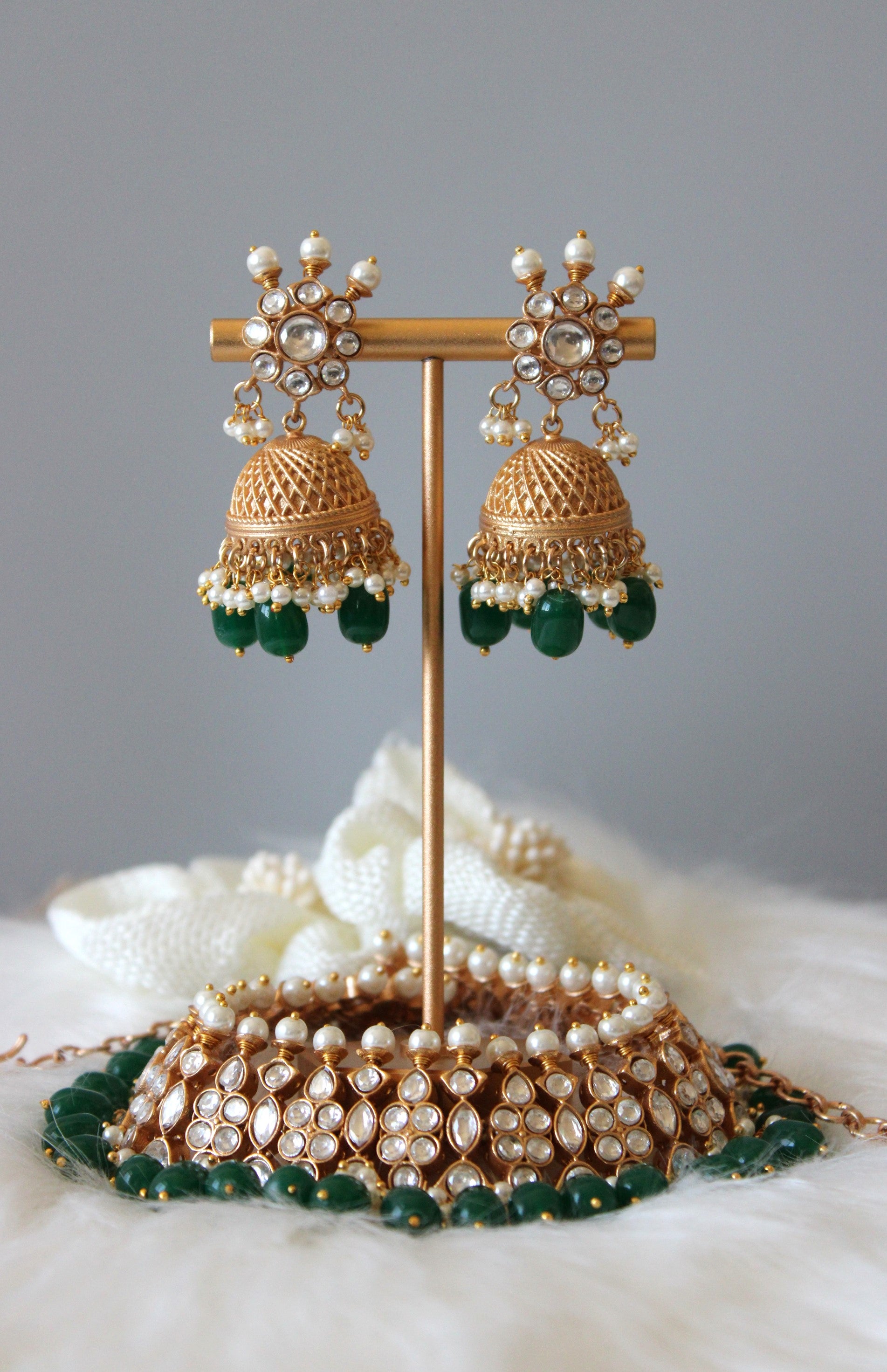 Green on sale kundan jhumka