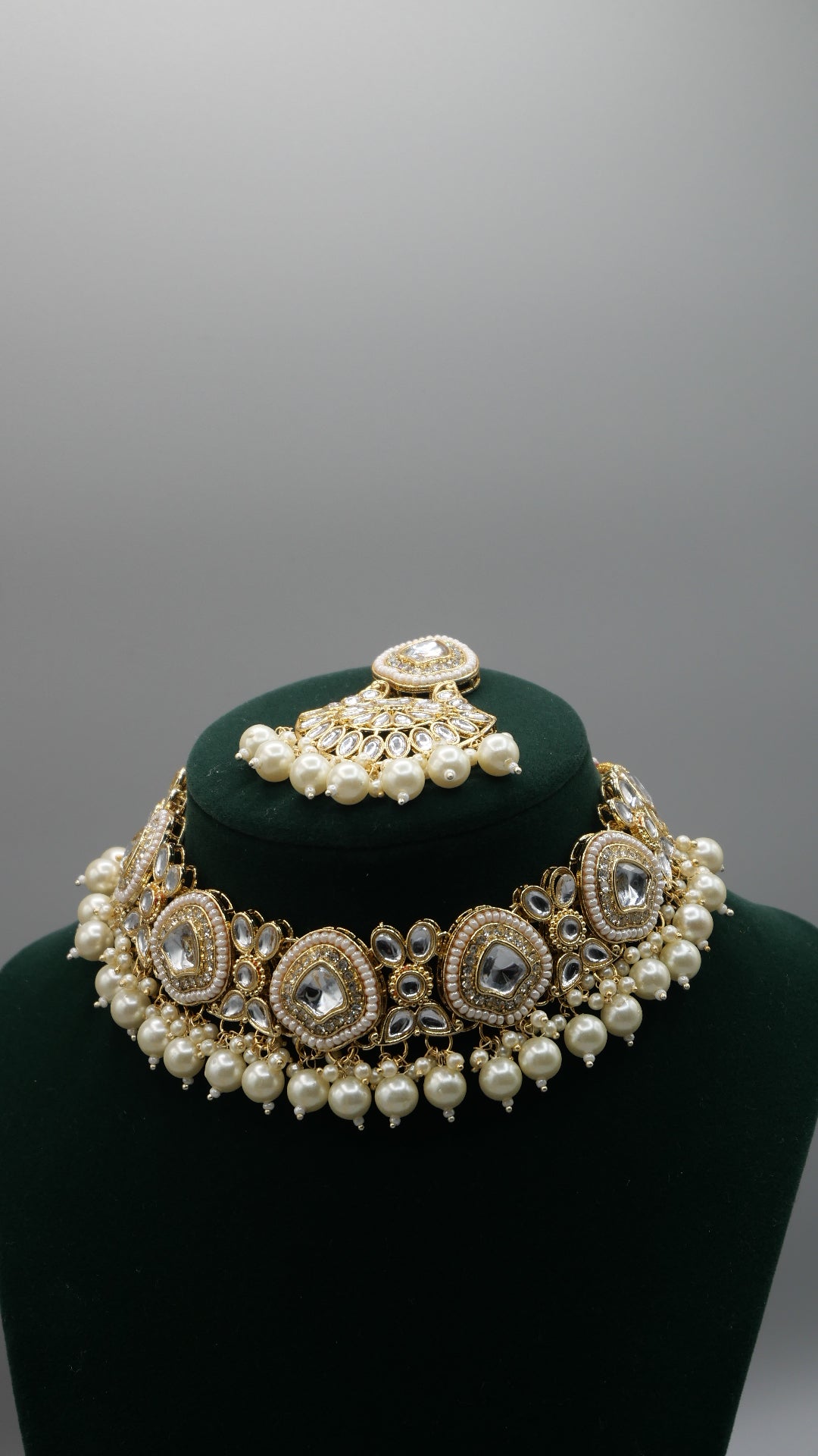 Ashberg - Kundan white pearl set with matching Tikka and Earrings