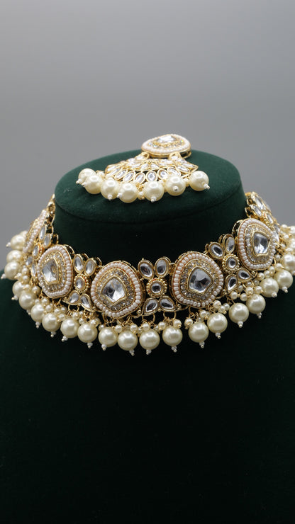 Ashberg - Kundan white pearl set with matching Tikka and Earrings